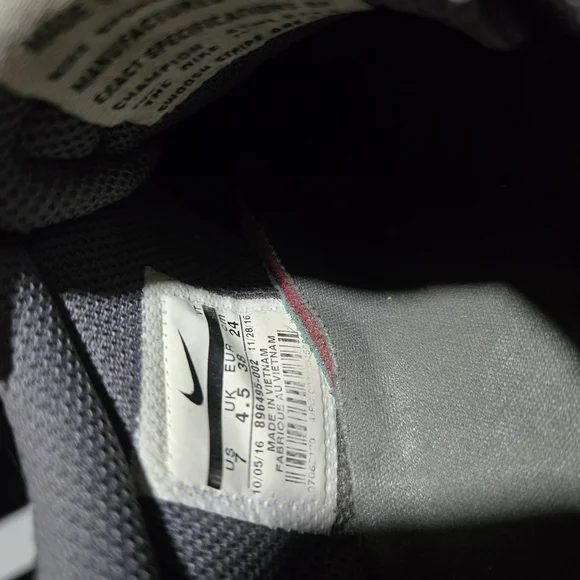 Nike Black Athletic Shoes with Air Max Cushioning - Picture 5 of 5